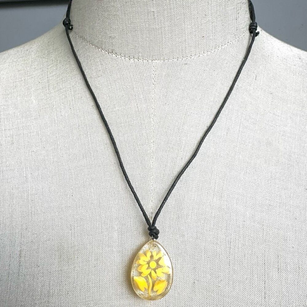 Yellow flower pendant necklace